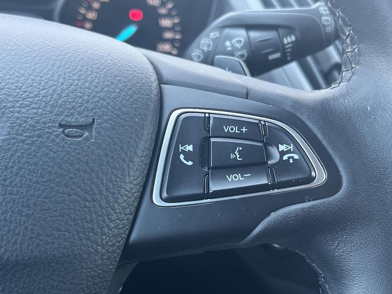 Ford Kuga (2017) 2.0 110kW, 4x4, Tažné, Serv.kn - fotka 12 z 22