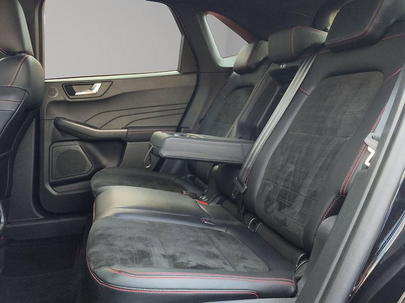 Ford Kuga (2023) ST-Line X 1.5 110kW, ČR, 1. Ma - fotka 26 z 29