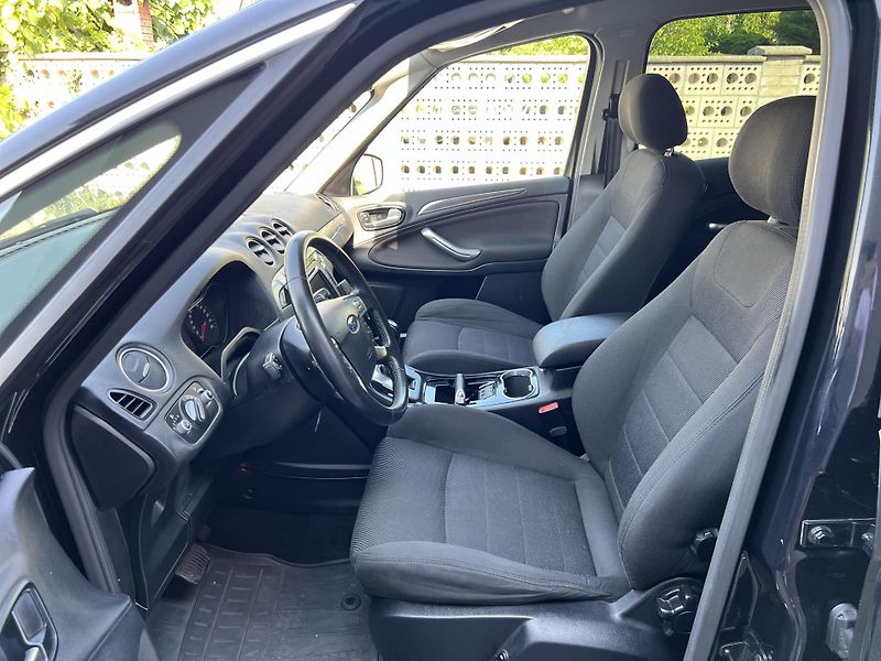 Ford S-MAX 2.2TDCi AUTOMAT NAVI KLIMA - fotka 9 z 44