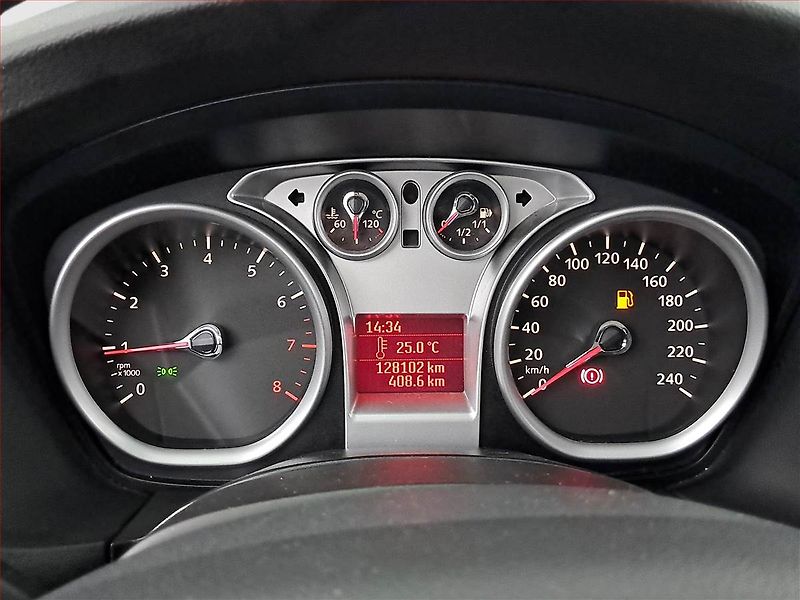 Ford Focus (2009) 1.4 16V, po STK, jezdí dobře - fotka 11 z 15