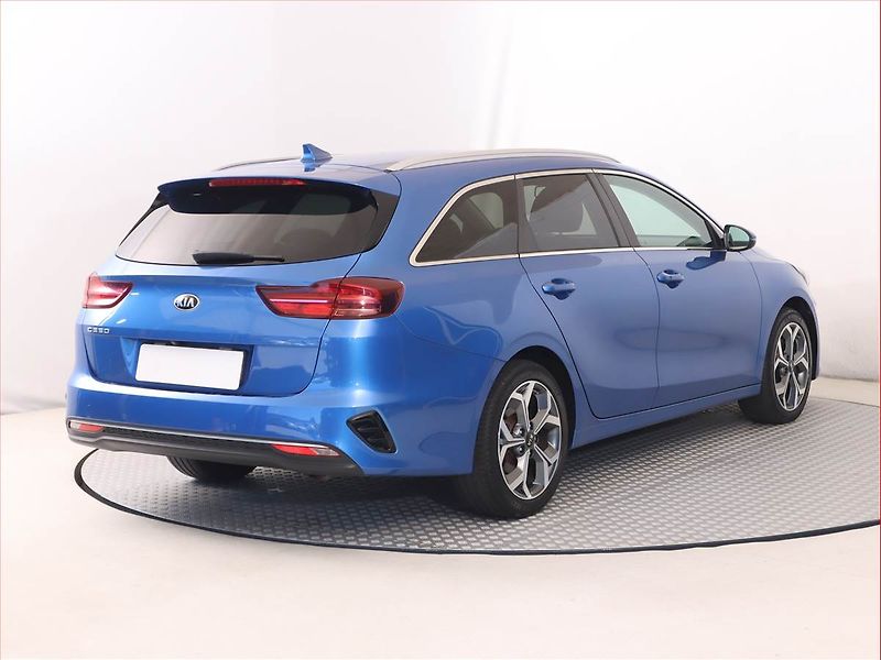 Kia Ceed (2021) 1.5 T-GDI, Automat, Serv.kniha - fotka 5 z 21