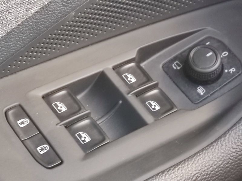 Škoda Superb (2024) Combi  Selection 2,0 Tdi 110 K - fotka 24 z 37