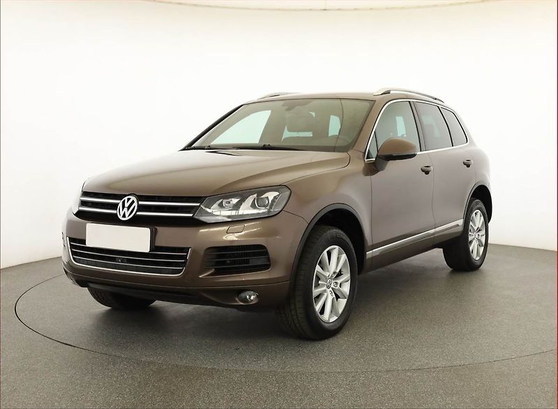 Volkswagen Touareg (2011) 3.0 TDI, 4X4, Automat - fotka 2 z 21