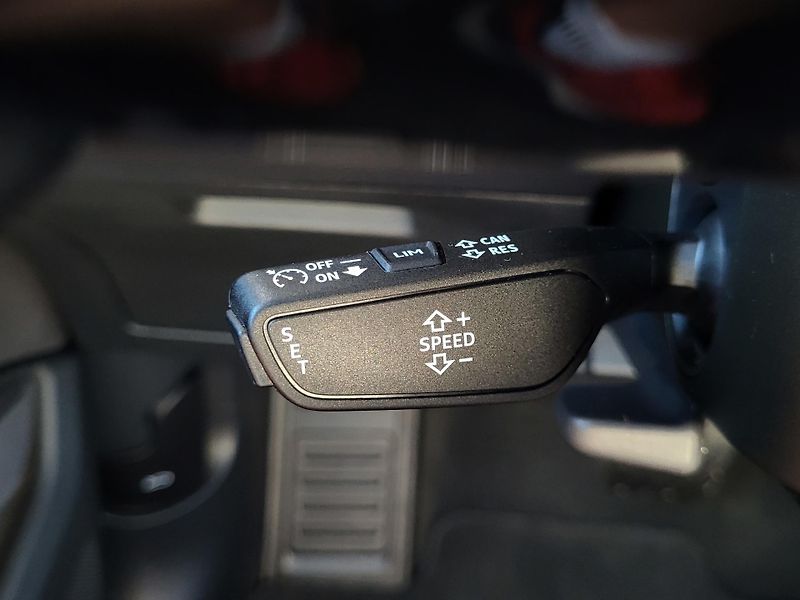 Audi e-tron 55 Quattro 300kW ČR 1.majitel - fotka 23 z 50