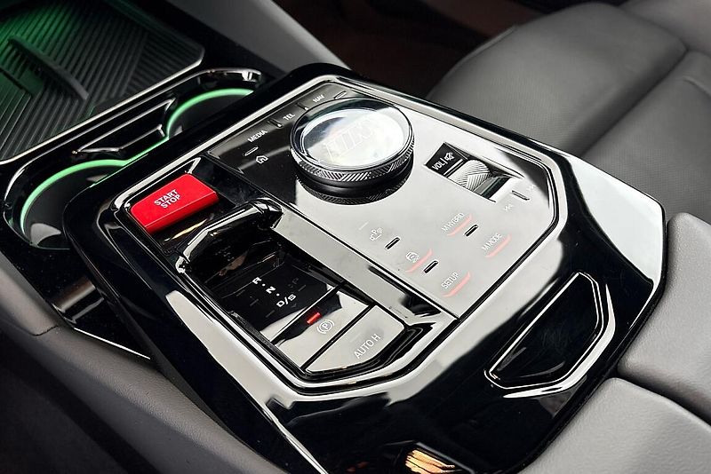 BMW M5 Sedan - fotka 23 z 28