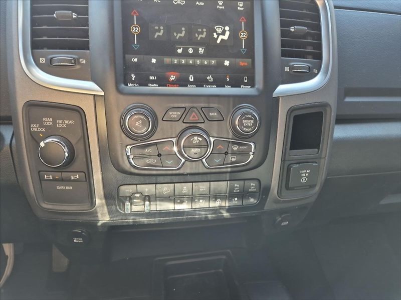 Dodge RAM 6,4 Power Wagon 2500 - fotka 19 z 19