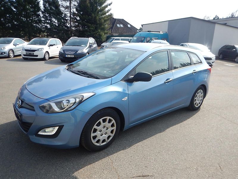 Hyundai i30 1.4 CRDi 66 kw tažné - fotka 2 z 15