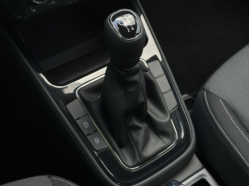 Škoda Fabia 1.0TSi Selection 95PS LED V.Co - fotka 30 z 37