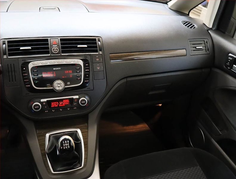 Ford C-MAX (2010) Ghia 1.6 TDCi, nová STK - fotka 8 z 18