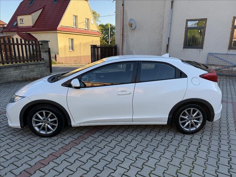 Honda Civic 1,8 i-VTEC COMFORT - fotka 8 z 20