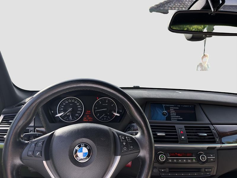 BMW X5 (2010) - fotka 11 z 28