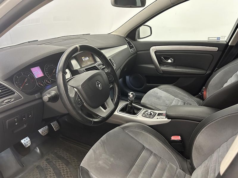 Renault Laguna 2.0 dCi Dynamic - fotka 6 z 22