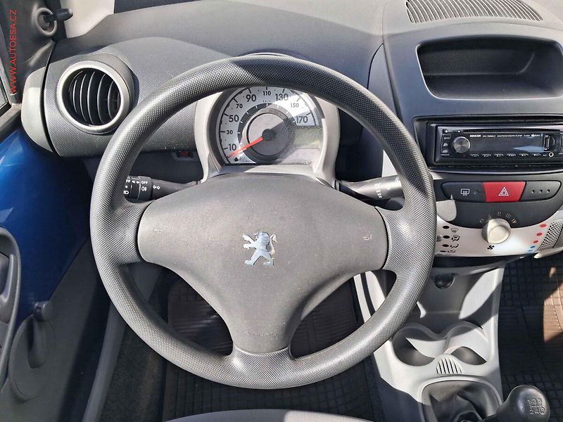 Peugeot 107 (2009) 1.0i, ČR - fotka 11 z 13