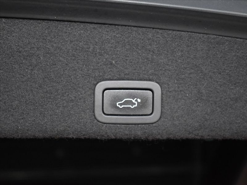 Volvo XC60 2,0 D4 Ocean race Kamera,BLIS - fotka 11 z 24
