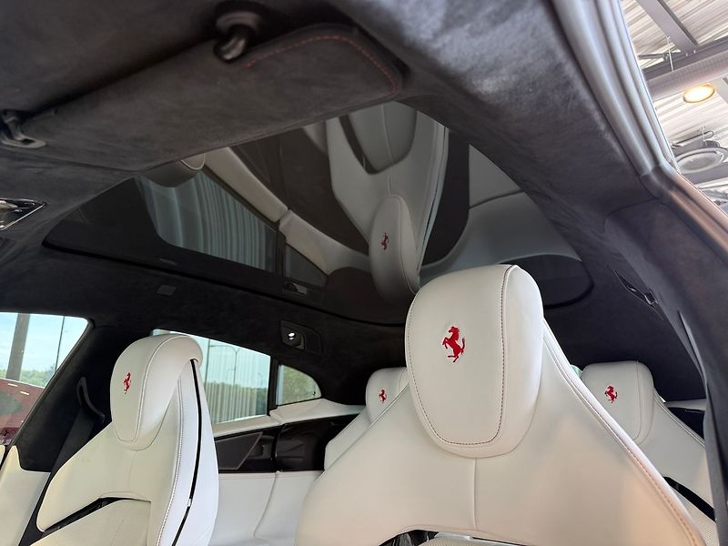 Ferrari Purosangue Lift, Karbon, Pano, Masáž - fotka 23 z 45