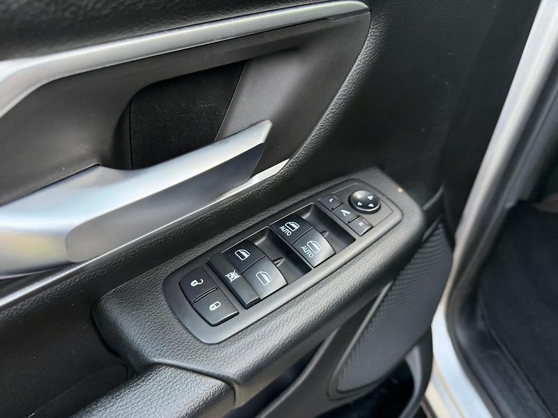 Dodge RAM (2019) +HEMI+ROUGH COUNTRY+ - fotka 16 z 22