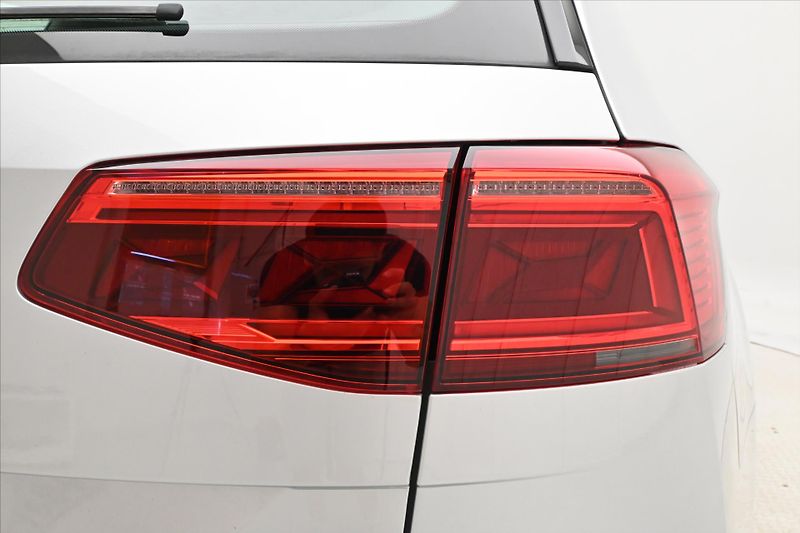 Volkswagen Passat 2,0 TDI 110 kW DSG Business Zá - fotka 31 z 32
