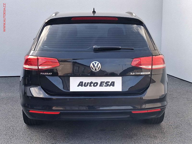 Volkswagen Passat (2017) 2.0TDi, DSG, navi - fotka 5 z 21