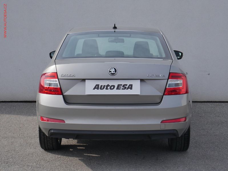 Škoda Octavia (2016) 1.6TDi, ČR, GreenLine - fotka 5 z 17