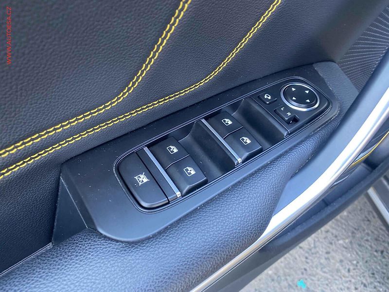 Kia XCeed (2019) 1.4 T-GDi, Premium, AT, LED - fotka 13 z 18