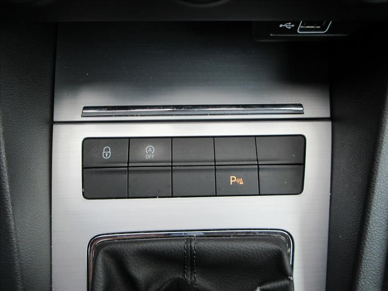 Škoda Octavia 1,6 TDi 85 Kw, Navi, Nové v ČR - fotka 20 z 28