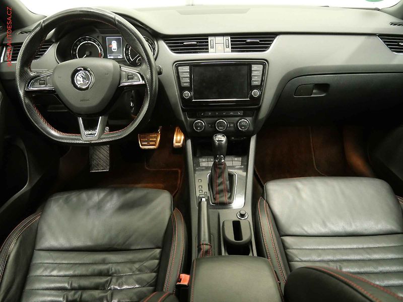 Škoda Octavia (2015) 2.0TDi, RS, DSG, xenon - fotka 8 z 23
