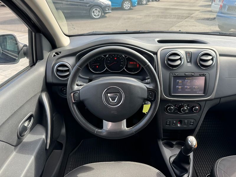 Dacia Logan (2015) MCV 1.5dCi 66kW - fotka 14 z 31