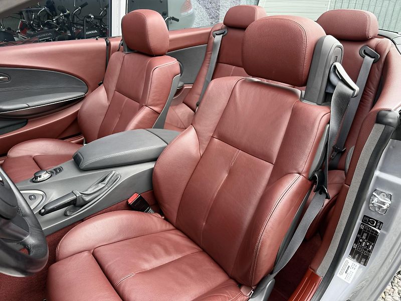 BMW Řada 6 645 Ci Cabrio REZERVACE - fotka 21 z 41