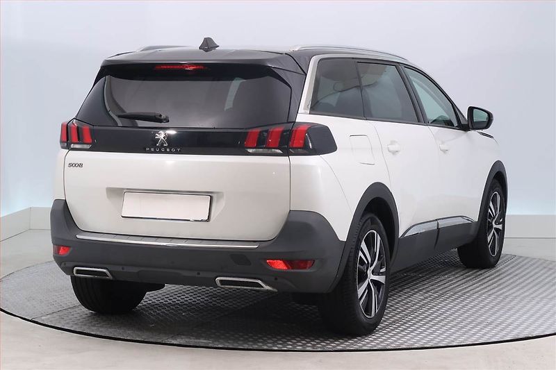 Peugeot 5008 (2017) PureTech 130, Automat, 7 míst - fotka 5 z 21