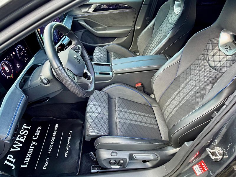Volkswagen Passat (2025) R-Line DSG masáže MATRIX ACC  - fotka 3 z 57