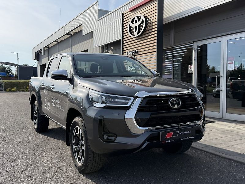 Toyota Hilux 2.8D, Executive, DPH, 8tis km - fotka 1 z 26