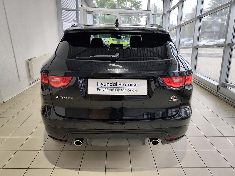 Jaguar F-Pace (2018) 3.0d 221kW S 4x4 AT - fotka 3 z 28