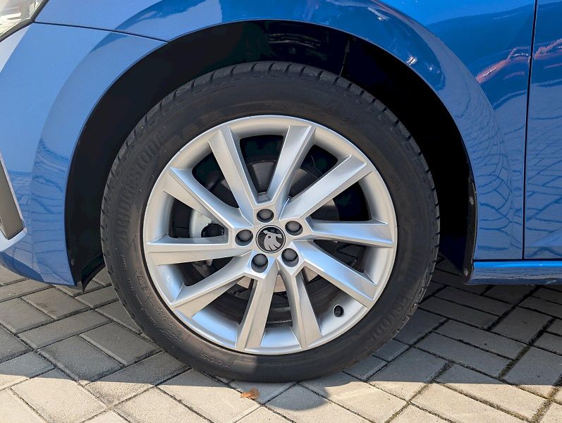 Škoda Scala (2025) 1,5 TSI / 110 kW DSG Top Selec - fotka 15 z 30