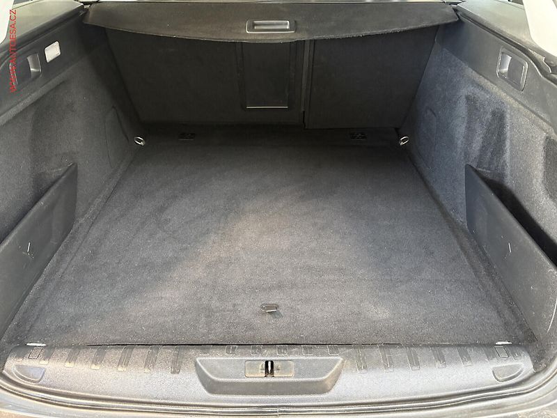Peugeot 308 (2016) 2.0 HDi SW, 1.maj,ČR, Allure - fotka 7 z 17