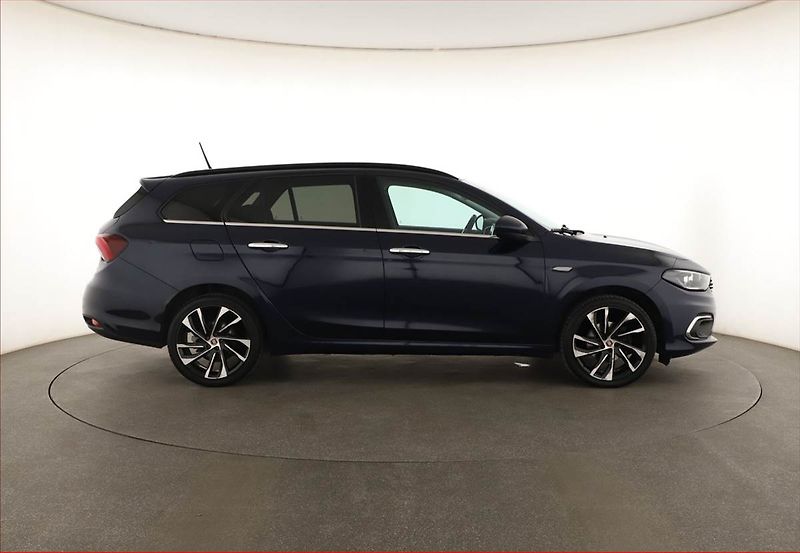 Fiat Tipo (2019) 1.6 MultiJet, Automat - fotka 6 z 20