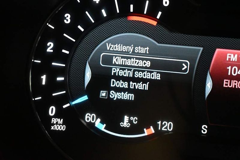 Ford Mondeo (2020) 2.0 LED ACC SONY 8AT ECOBLUE T - fotka 32 z 36