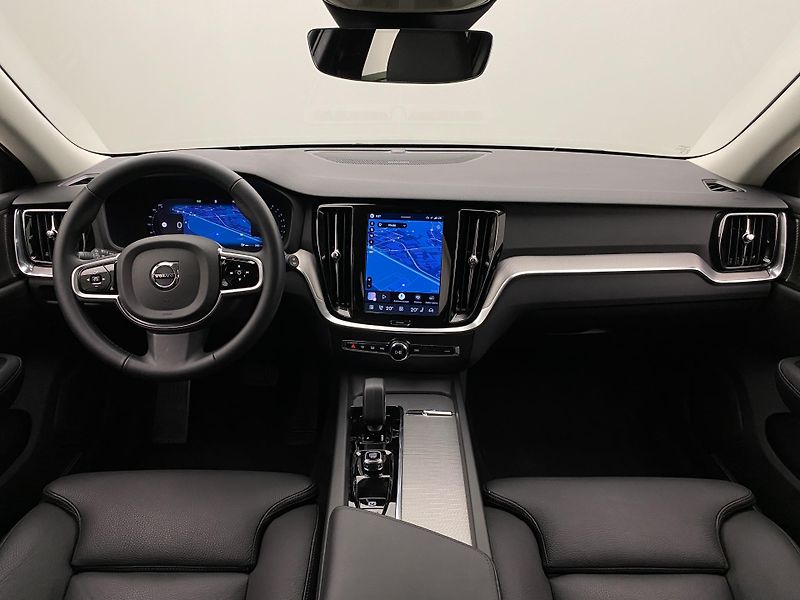 Volvo V60 B4 DARK PLUS AUT CZ - fotka 2 z 54