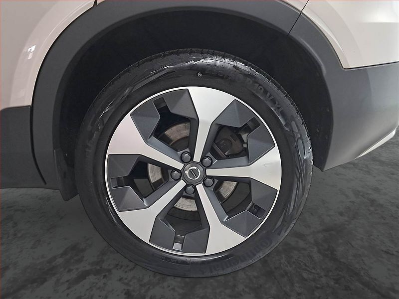 Volvo XC40 (2022) Plus B3 - fotka 15 z 22
