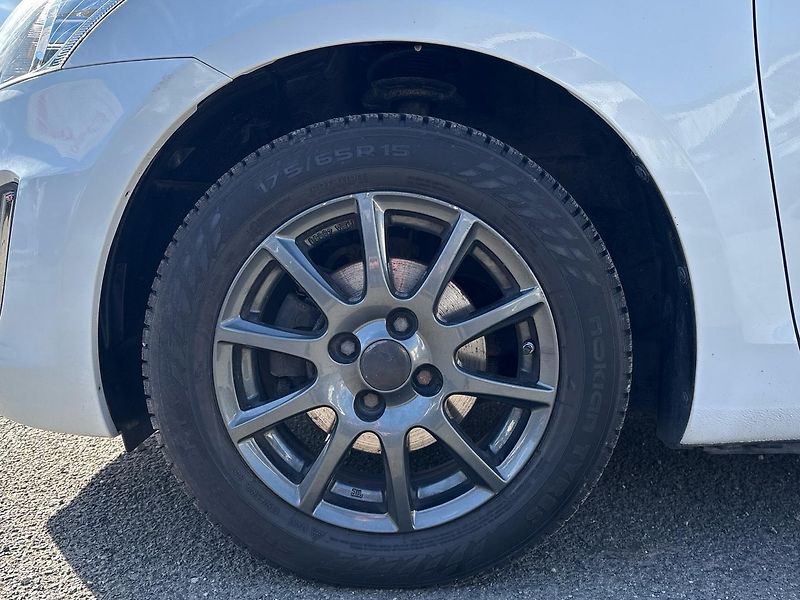 Suzuki Swift (2015) 1.2 69kW - fotka 8 z 20