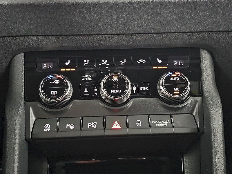 Škoda Karoq (2025) 2.0TDi 4X4 DSG SPORTLINE WEBAS - fotka 22 z 32