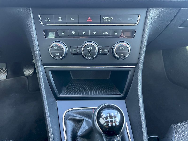 Seat Leon (2014) 1.4 TSI ST FR - fotka 23 z 24