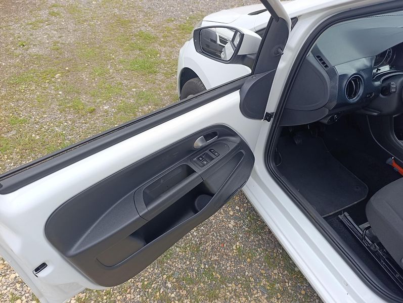 Volkswagen up! (2021) 1.0 MPI 5dv - fotka 9 z 13