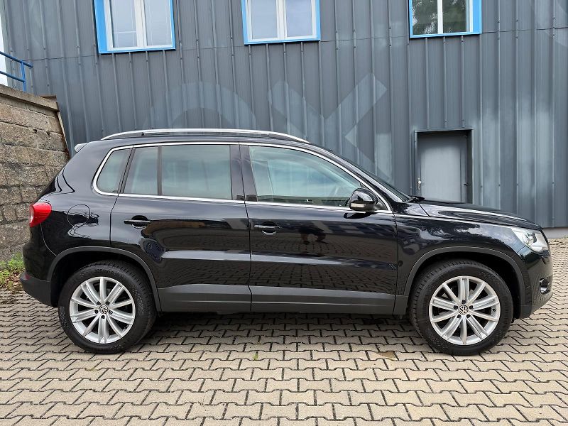 Volkswagen Tiguan 2,0 TDI /4x4/ SPORT / servis.k - fotka 6 z 32