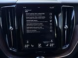 Volvo XC60 T5 AWD // MOMENTUM PRO  - náhled 36