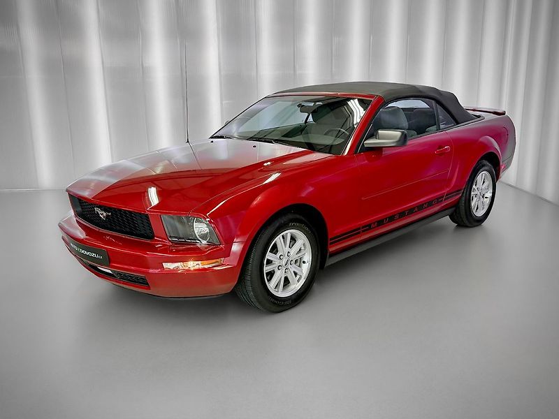 Ford Mustang 4.0 V6 154 kW AT CABRIO, KLIMA - fotka 2 z 18