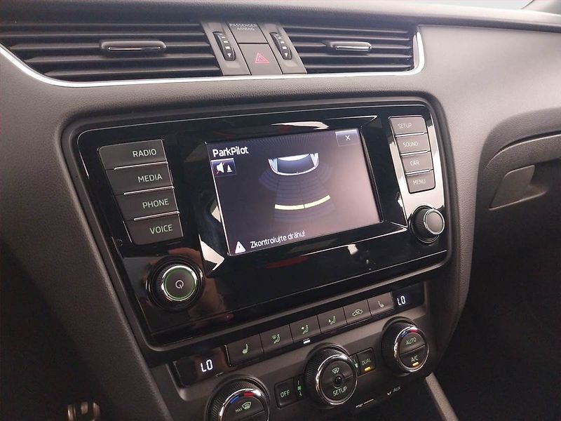 Škoda Octavia (2014) RS 2.0 TDI, Kůže, Bi-Xenony - fotka 20 z 20