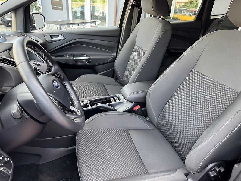 Ford C-MAX (2018) 1.5i Ecoboost Automat Xenony - fotka 25 z 48