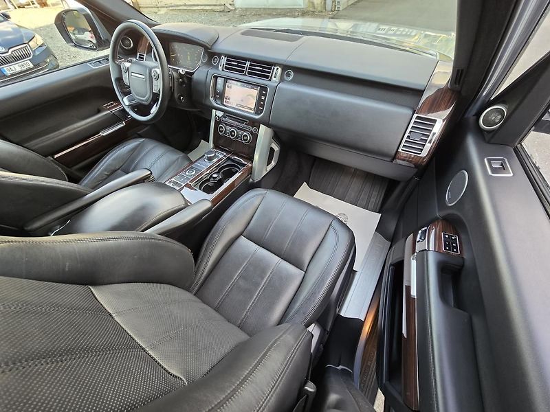 Land Rover Range Rover VOGUE 4,4 V8 250kW 4x4 TAŽNÉ - fotka 13 z 61