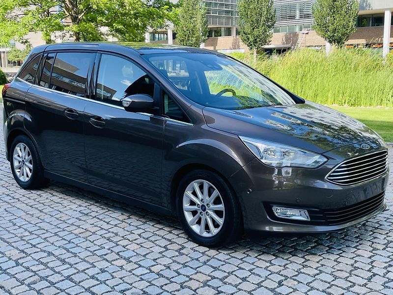 Ford Grand C-MAX 2.0TDCi MAN TAŽNÉ 1MAJITEL - fotka 9 z 50
