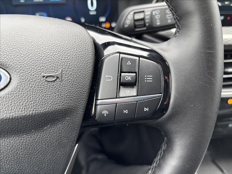 Ford Kuga 2,5 HEV 132kW Titanium - fotka 28 z 36